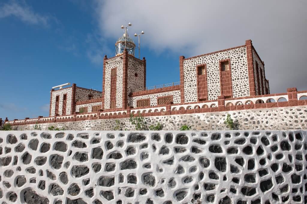 Faro de la Entallada